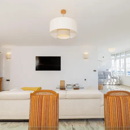 Cubo's Seaview Port & Free Parking Apartment *