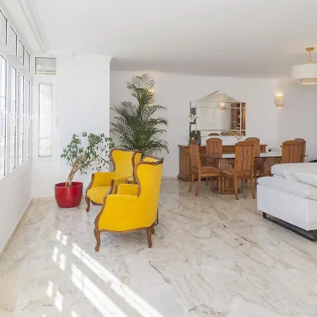 Cubo's Seaview Port & Free Parking Malaga