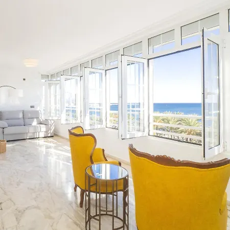 Cubo's Seaview Port & Free Parking Malaga