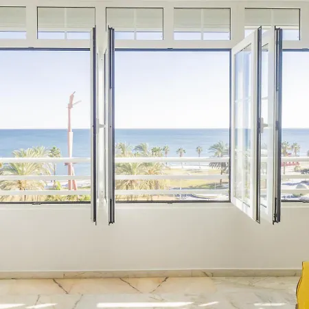 Cubo's Seaview Port & Free Parking Apartment