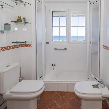 Apartment Cubo's Seaview Port & Free Parking