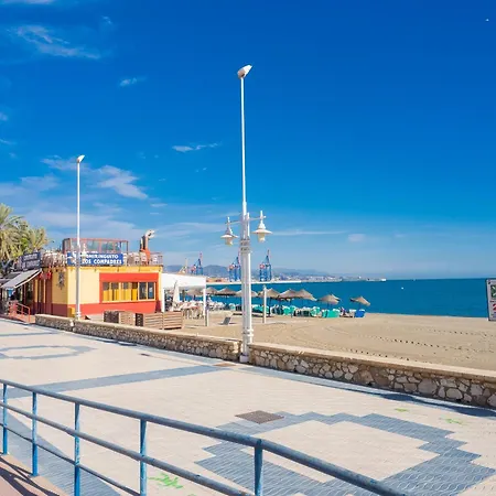 Cubo's Seaview Port & Free Parking Apartment