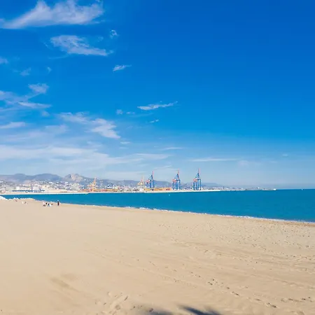 Cubo's Seaview Port & Free Parking