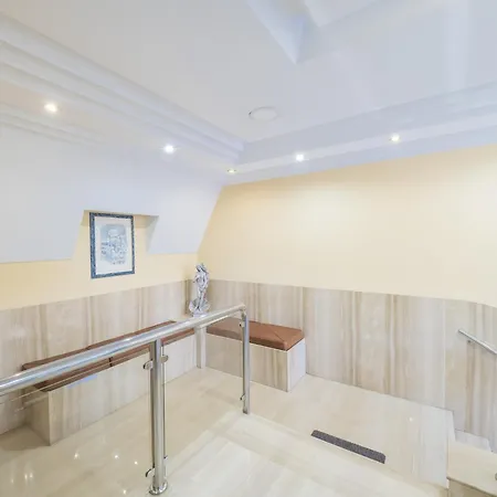 Cubo's Seaview Port & Free Parking Apartment