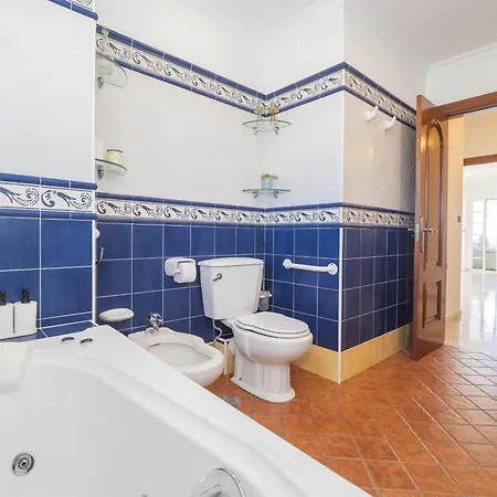 Apartment Cubo's Seaview Port & Free Parking